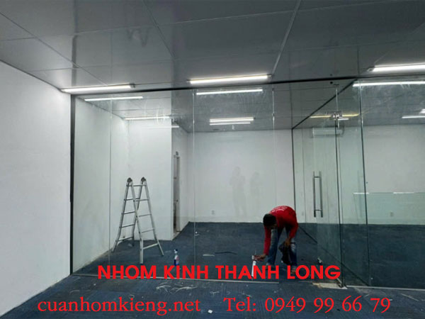 giá sửa cửa kính văn phòng